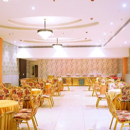 Aa Hotels & Resorts Zirakpur Buitenkant foto