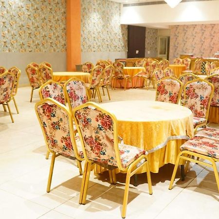 Aa Hotels & Resorts Zirakpur Buitenkant foto
