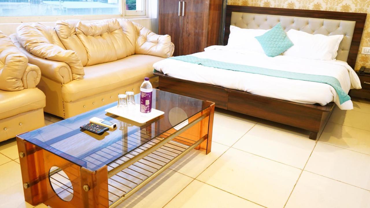 Aa Hotels & Resorts Zirakpur Buitenkant foto