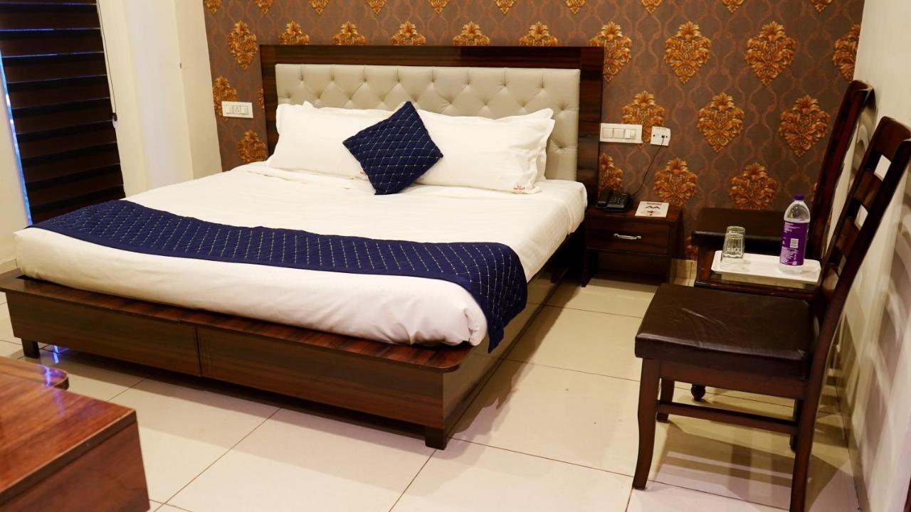 Aa Hotels & Resorts Zirakpur Buitenkant foto