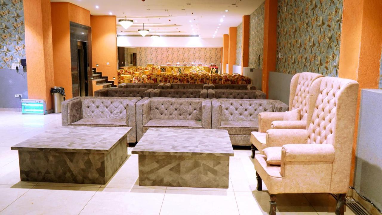 Aa Hotels & Resorts Zirakpur Buitenkant foto
